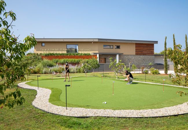 Villa in Vodnjan - Luxury Villa Puerto de Paz for 8 people near Fažana with 60 m2 private heated pool, sauna, mini-golf & sea view  Villa in Vodnjan - Luxury Villa Puerto de Paz for 8 people near Fažana with 60 m2 private heated pool, sauna, mini-golf & sea view
