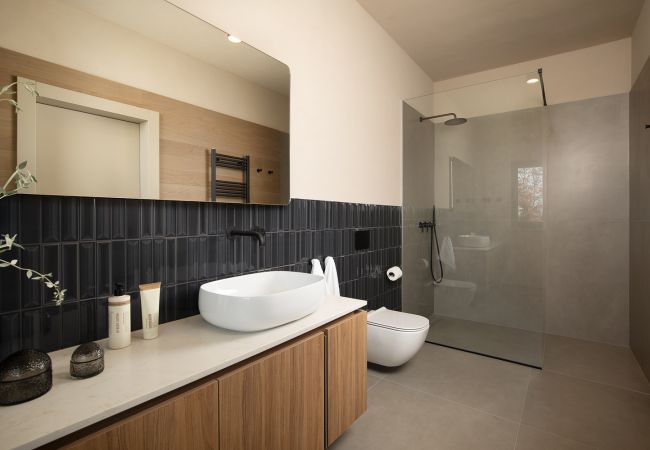 Villa in Vodnjan - Luxury Villa Puerto de Paz for 8 people near Fažana with 60 m2 private heated pool, sauna, mini-golf & sea view  Villa in Vodnjan - Luxury Villa Puerto de Paz for 8 people near Fažana with 60 m2 private heated pool, sauna, mini-golf & sea view