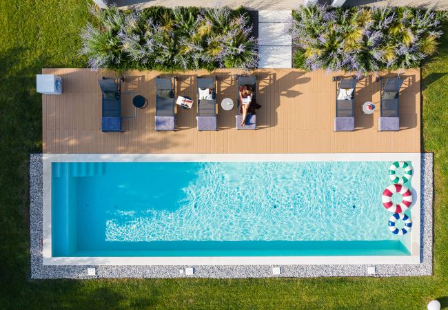 Villa in Vodnjan - Luxury Villa Puerto de Paz for 8 people near Fažana with 60 m2 private heated pool, sauna, mini-golf & sea view  Villa in Vodnjan - Luxury Villa Puerto de Paz for 8 people near Fažana with 60 m2 private heated pool, sauna, mini-golf & sea view