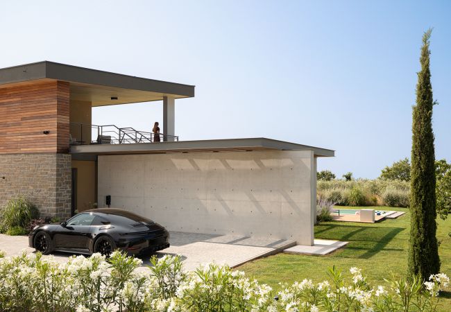 Villa in Vodnjan - Luxury Villa Puerto de Paz for 8 people near Fažana with 60 m2 private heated pool, sauna, mini-golf & sea view  Villa in Vodnjan - Luxury Villa Puerto de Paz for 8 people near Fažana with 60 m2 private heated pool, sauna, mini-golf & sea view