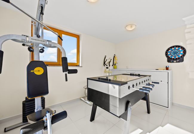 Villa in Fažana - Villa Palatium for 14 people in Fažana with sauna & jacuzzi only 800 meters from the beach Villa in Fažana - Villa Palatium for 14 people in Fažana with sauna & jacuzzi only 800 meters from the beach