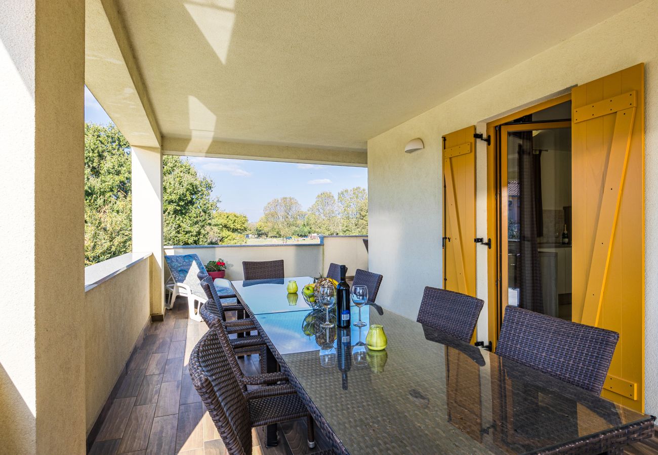 Villa in Fažana - Villa Palatium for 14 people in Fažana with sauna & jacuzzi only 800 meters from the beach Villa in Fažana - Villa Palatium for 14 people in Fažana with sauna & jacuzzi only 800 meters from the beach