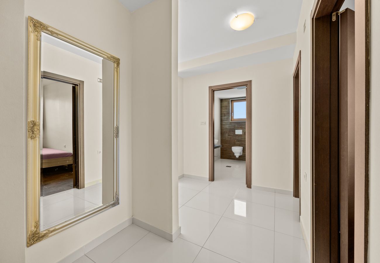 Villa in Fažana - Villa Palatium for 14 people in Fažana with sauna & jacuzzi only 800 meters from the beach Villa in Fažana - Villa Palatium for 14 people in Fažana with sauna & jacuzzi only 800 meters from the beach