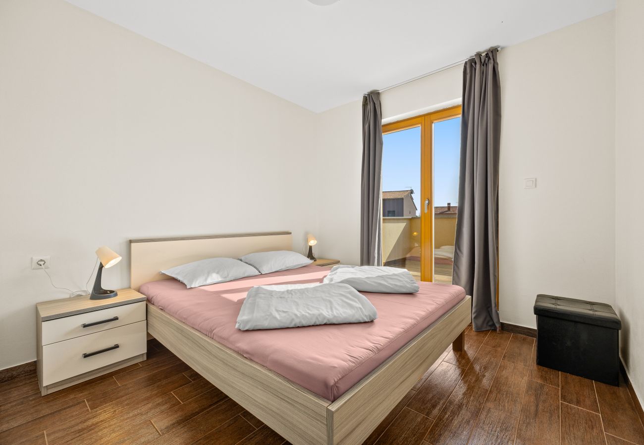 Villa in Fažana - Villa Palatium for 14 people in Fažana with sauna & jacuzzi only 800 meters from the beach Villa in Fažana - Villa Palatium for 14 people in Fažana with sauna & jacuzzi only 800 meters from the beach