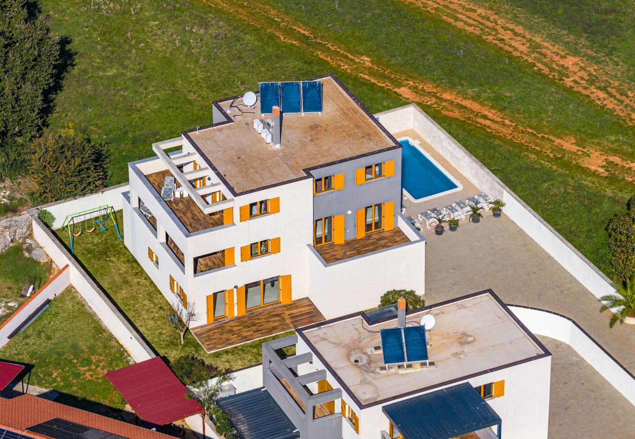 Villa in Fažana - Villa Palatium for 14 people in Fažana with sauna & jacuzzi only 800 meters from the beach Villa in Fažana - Villa Palatium for 14 people in Fažana with sauna & jacuzzi only 800 meters from the beach