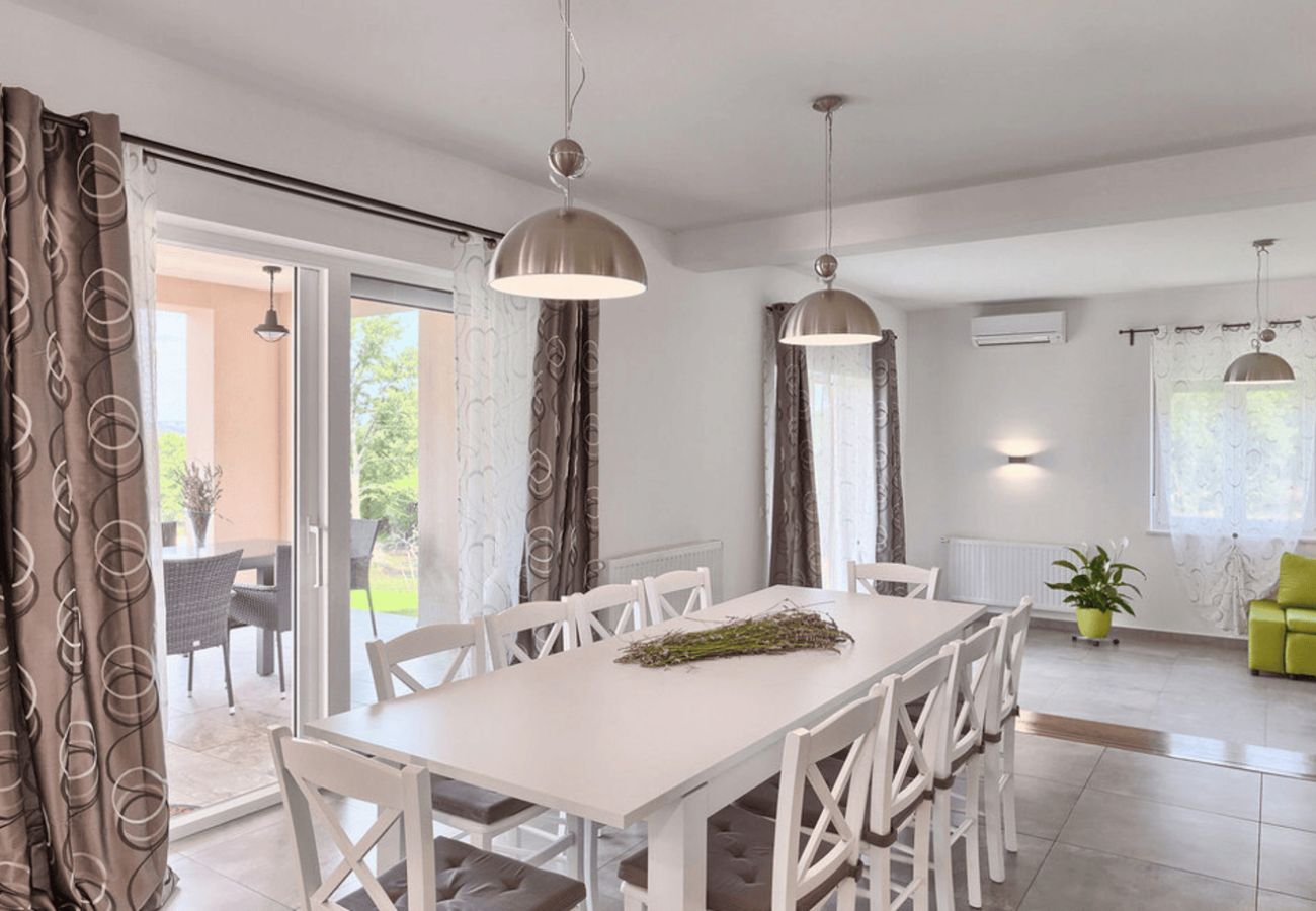 Villa in Rakalj - Villa Noela in Rakalj for 6 persons with large garden, kids playground - only 2,5 km from beach