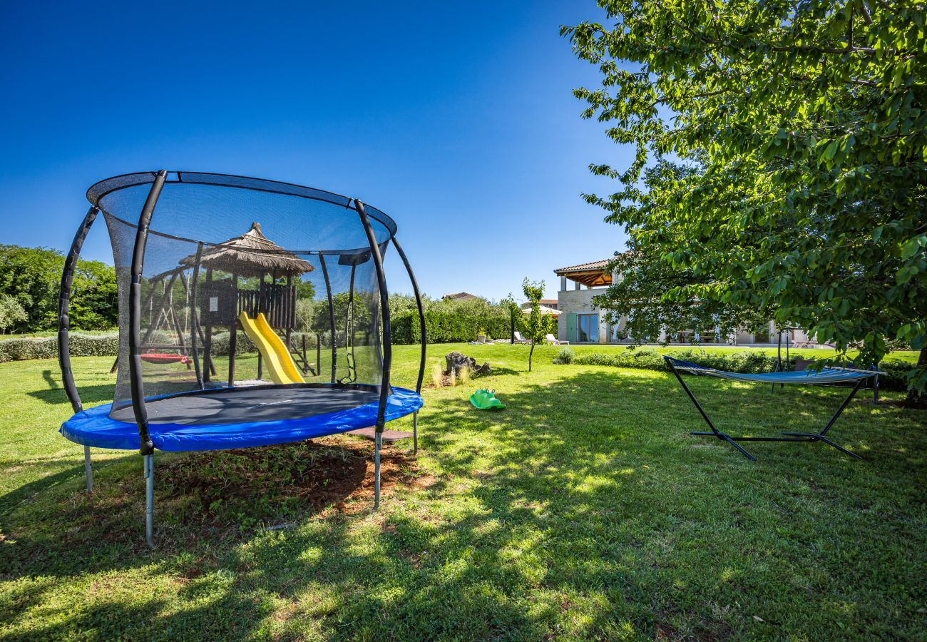 Villa in Srebrnići - Villa Stella Polaris for 8 persons in Central Istria with private pool, sea view, large garden & kids playground