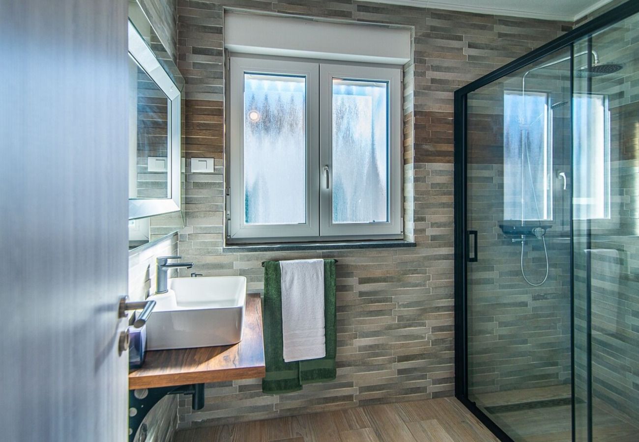 Villa in Ližnjan - Villa Ancora near Medulin for 10 persons with private pool & pet friendly - only 800 meters from beach