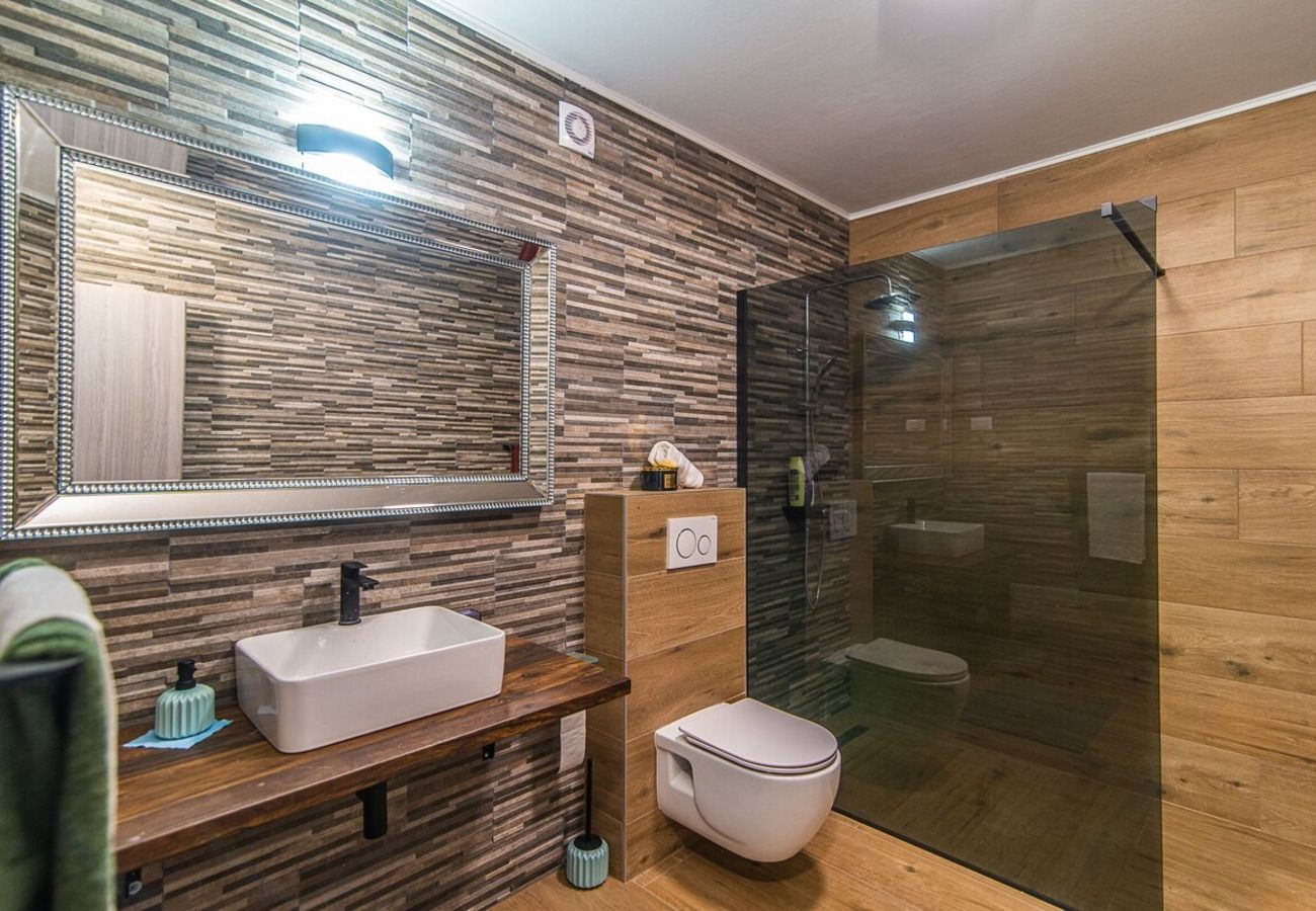 Villa in Ližnjan - Villa Ancora near Medulin for 10 persons with private pool & pet friendly - only 800 meters from beach