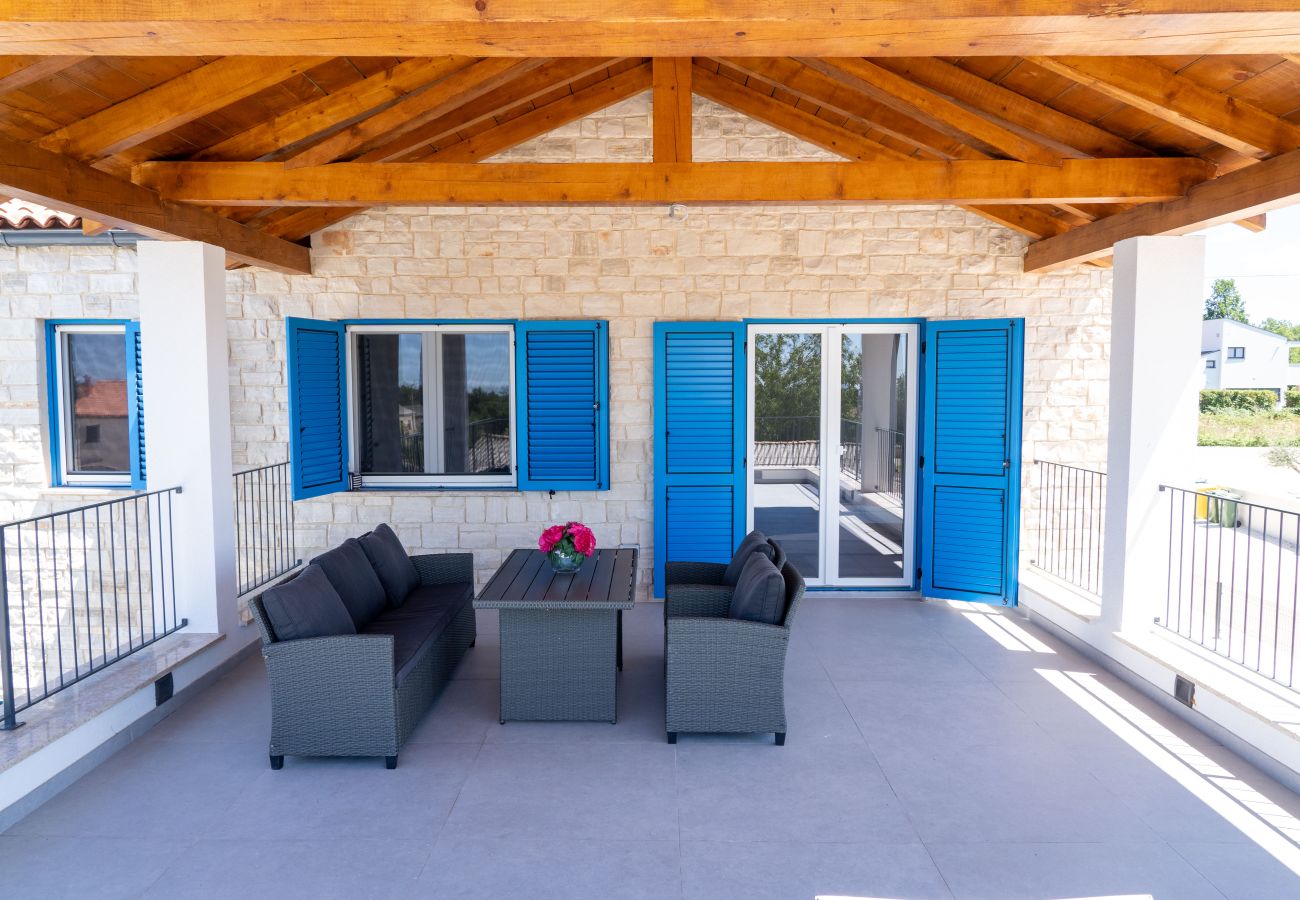 Villa in Rapavel - Villa Blue Moon