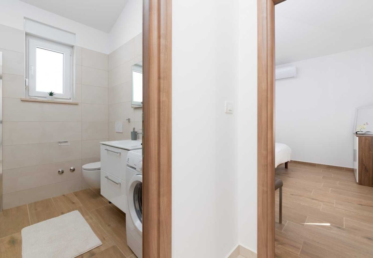 Villa in Divšici - Villa Karla near Pula for 8 persons with private pool, kids playground & pet friendly