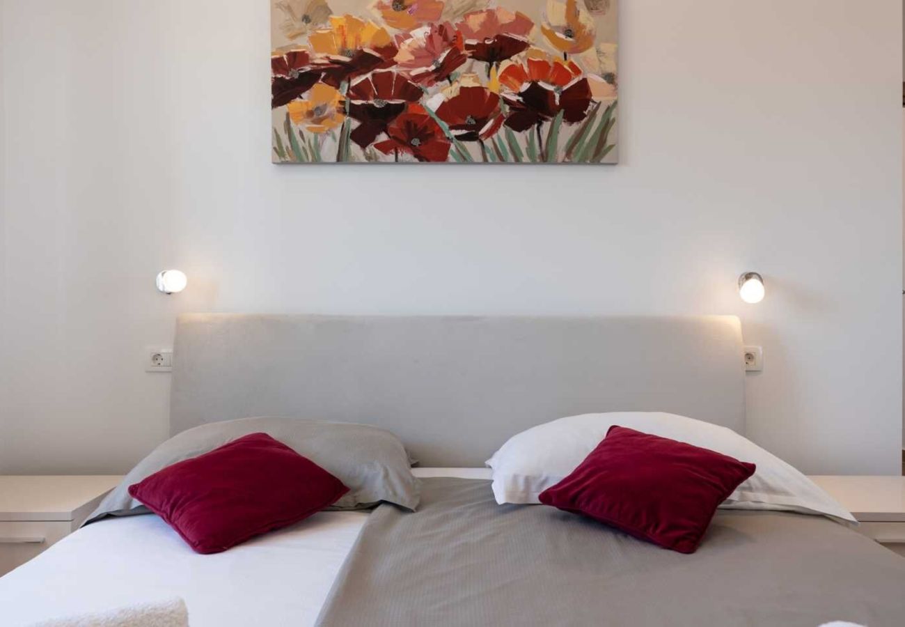 Villa in Divšici - Villa Karla near Pula for 8 persons with private pool, kids playground & pet friendly