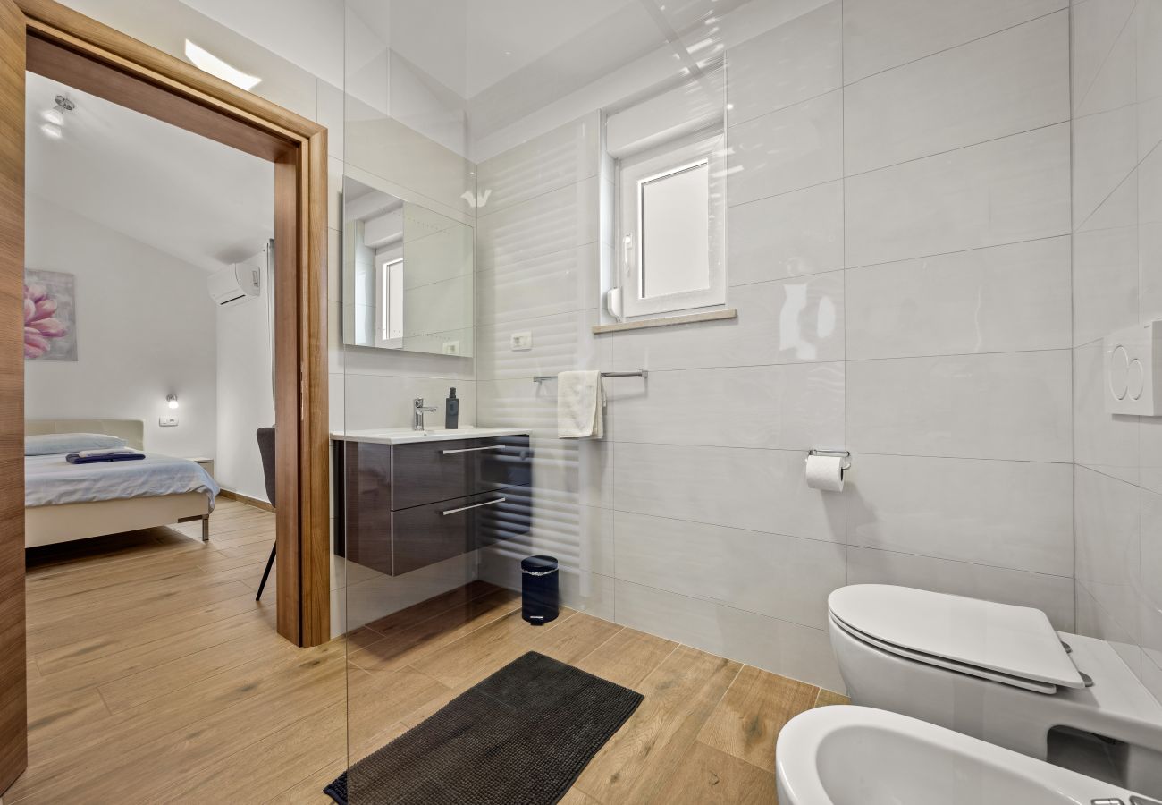 Villa in Divšici - Villa Karla near Pula for 8 persons with private pool, kids playground & pet friendly
