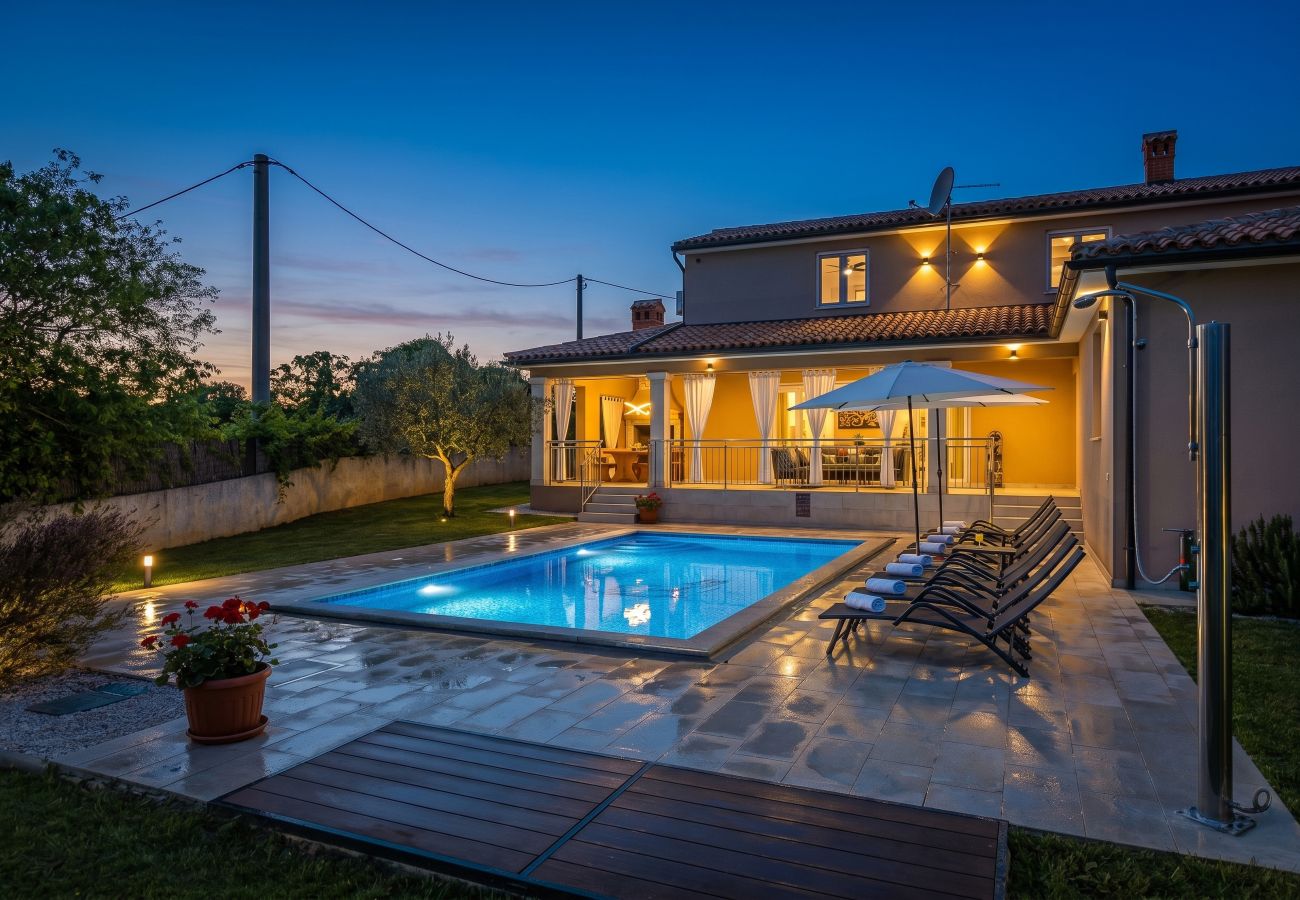 Villa in Divšici - Villa Karla near Pula for 8 persons with private pool, kids playground & pet friendly
