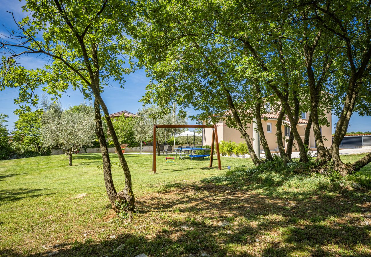Villa in Divšici - Villa Karla near Pula for 8 persons with private pool, kids playground & pet friendly