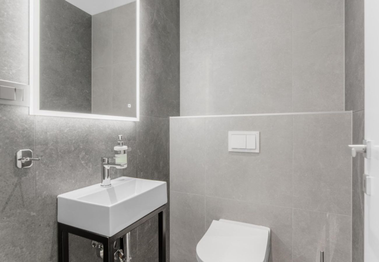 Villa in Deklici - Villa Nura for 8 persons near Poreč with 36 m2 heated pool, with sauna & sea view 