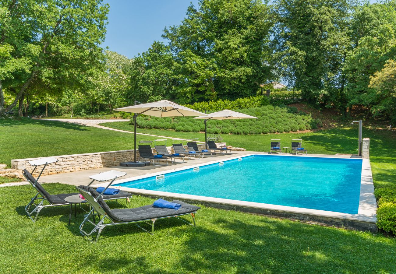 Villa in Modrušani - Villa Tre Colonne for 10 persons in Central Istria with 60 m2 private pool & sauna 