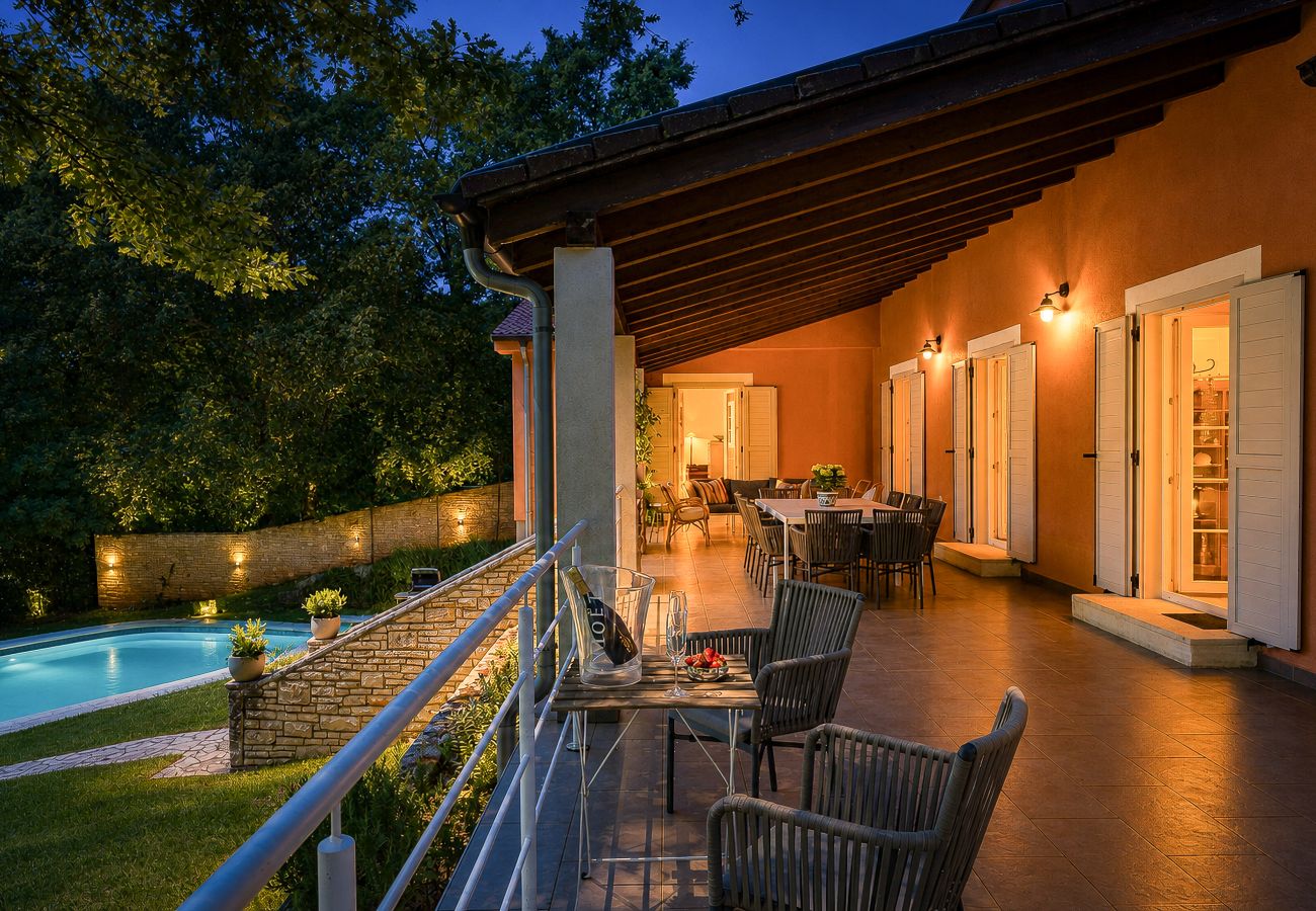 Villa in Modrušani - Villa Tre Colonne for 10 persons in Central Istria with 60 m2 private pool, mini golf & sauna 