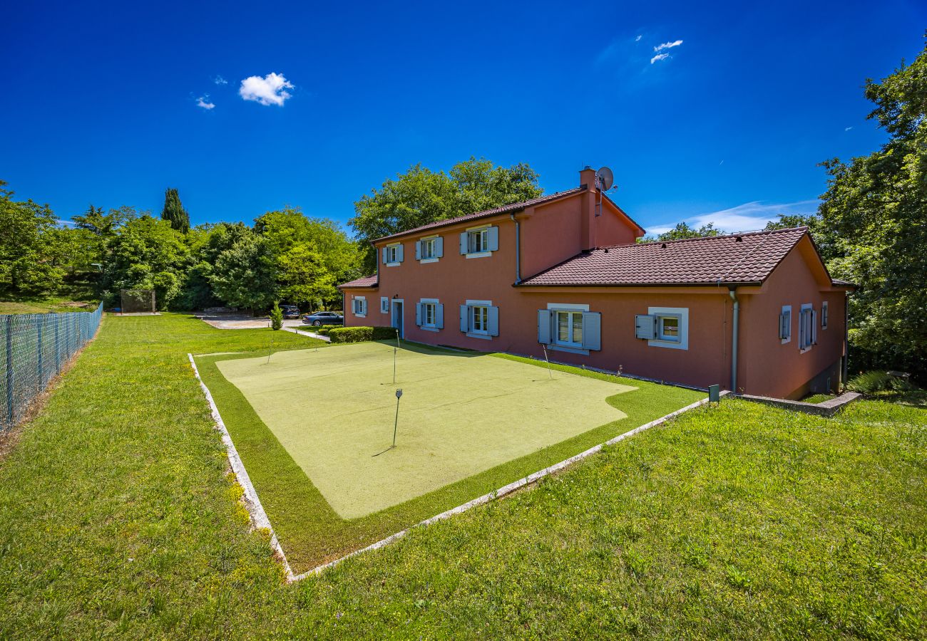 Villa in Modrušani - Villa Tre Colonne for 10 persons in Central Istria with 60 m2 private pool, mini golf & sauna 