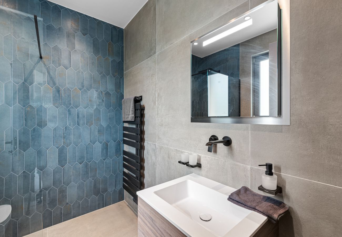 Villa in Višnjan - Villa Visignano near Poreč for 8 people with 49 m2 heated pool, wellness & sea view