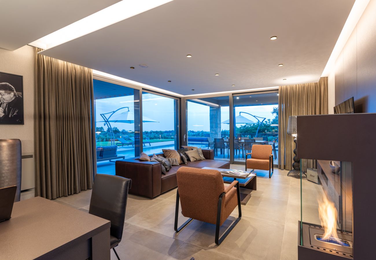 Villa in Višnjan - Villa Visignano near Poreč for 8 people with 49 m2 heated pool, wellness & sea view