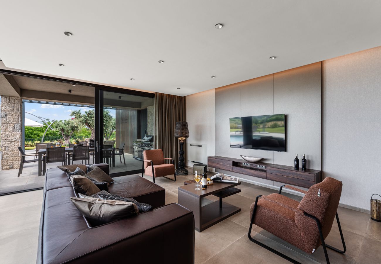 Villa in Višnjan - Villa Visignano near Poreč for 8 people with 49 m2 heated pool, wellness & sea view