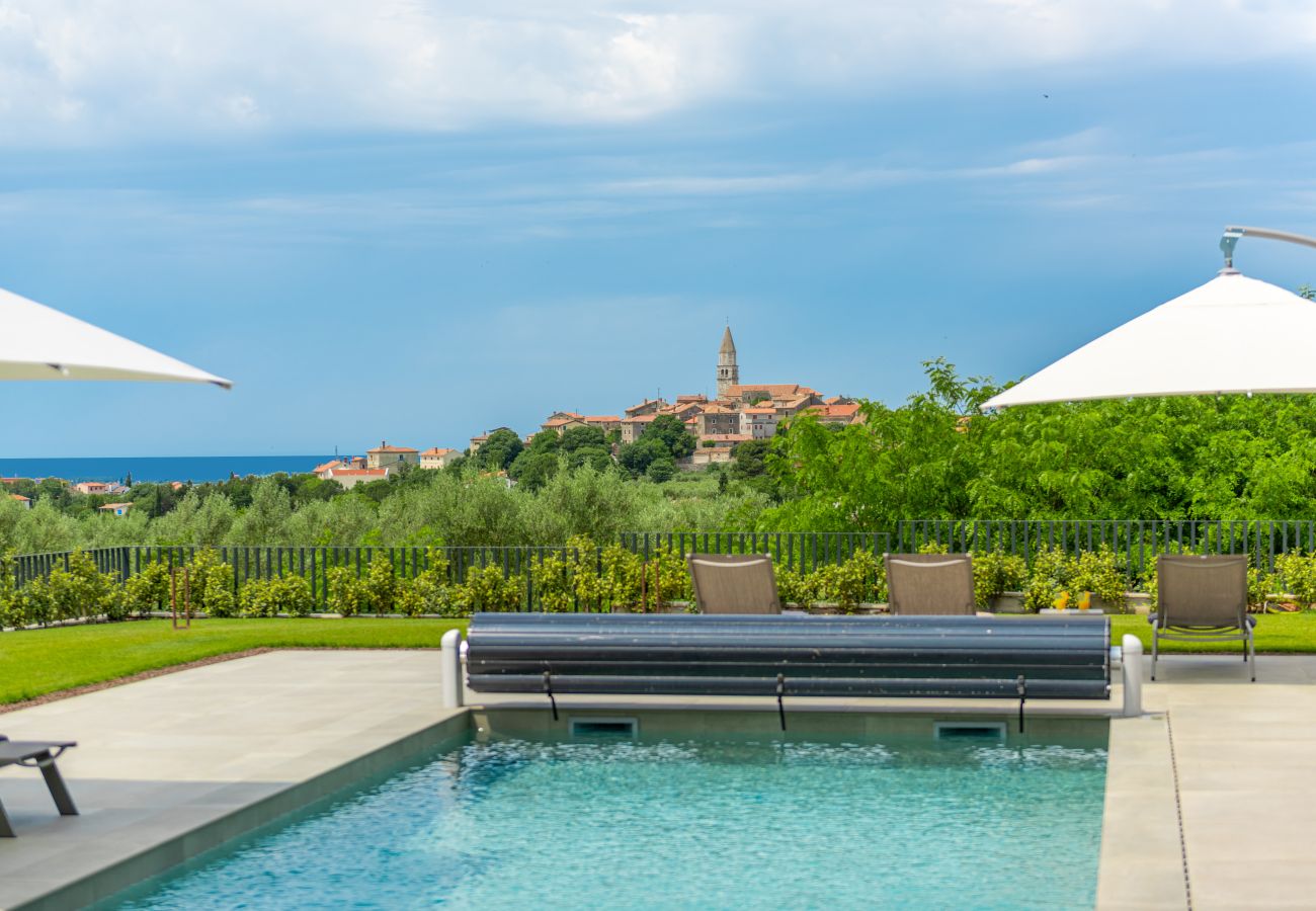 Villa in Višnjan - Villa Visignano near Poreč for 8 people with 49 m2 heated pool, wellness & sea view