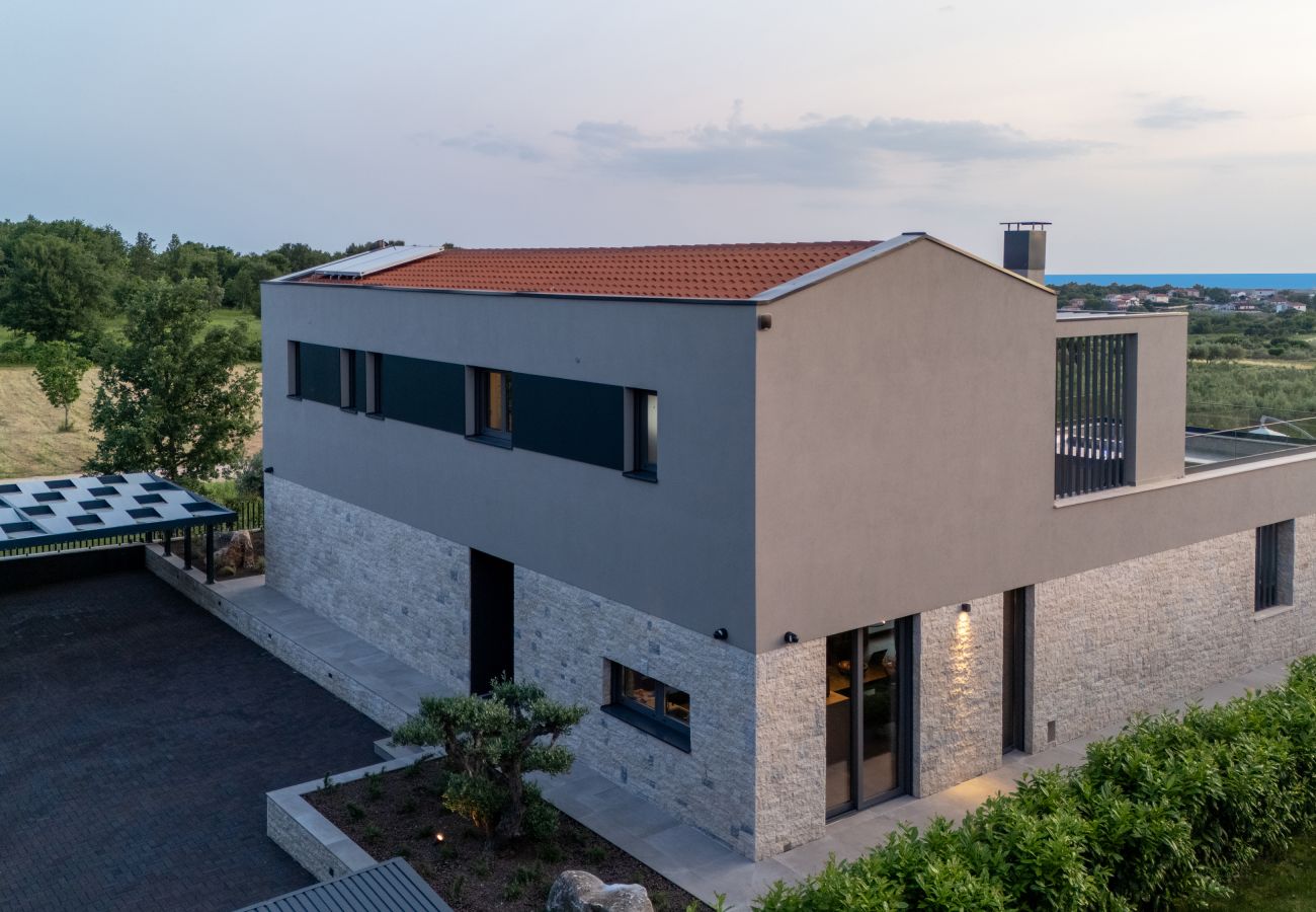 Villa in Višnjan - Villa Visignano near Poreč for 8 people with 49 m2 heated pool, wellness & sea view