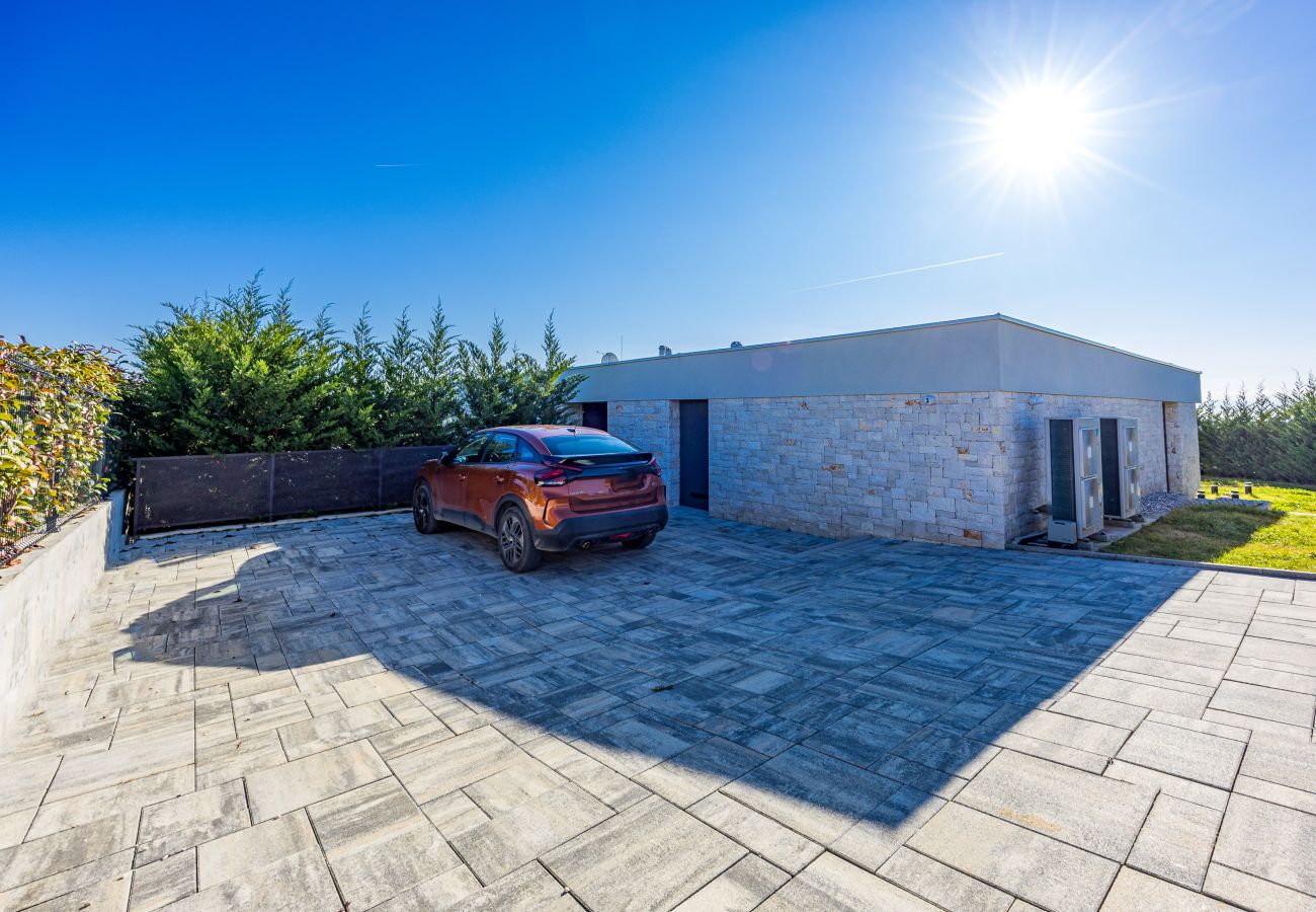 Villa in Brtonigla - Villa Miracle for 5 persons near Novigrad with wellness area, 50 m2 heated pool, sea view & kids playground