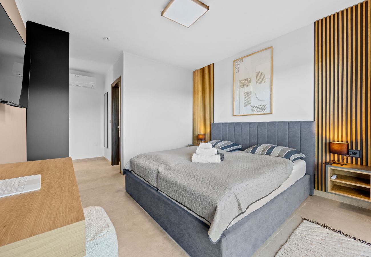 Villa in Ližnjan - Casa Carla near Medulin for 10 persons with 48 m2 heated pool and beautiful sea view - pet friendly