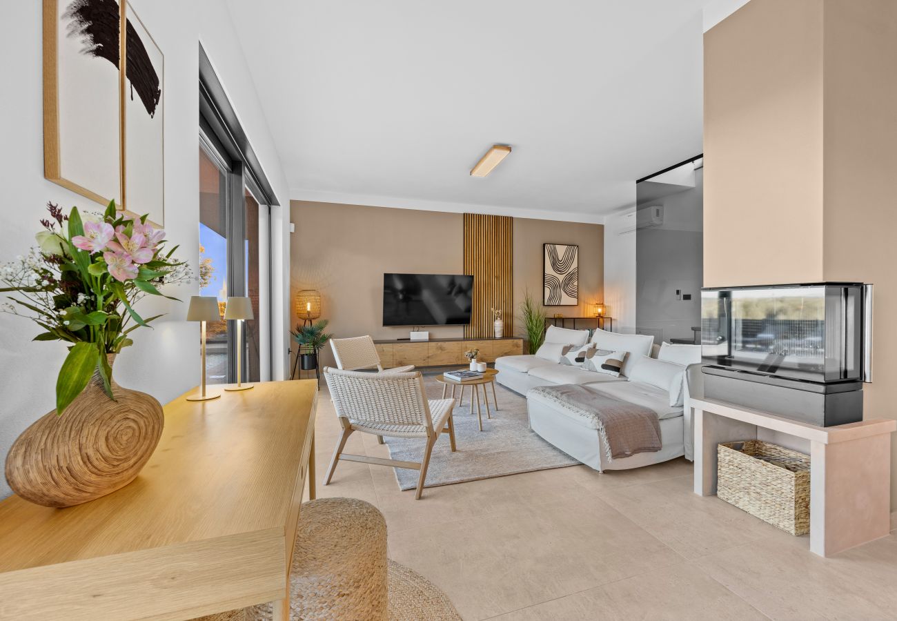 Villa in Ližnjan - Casa Carla near Medulin for 10 persons with 48 m2 heated pool and beautiful sea view - pet friendly