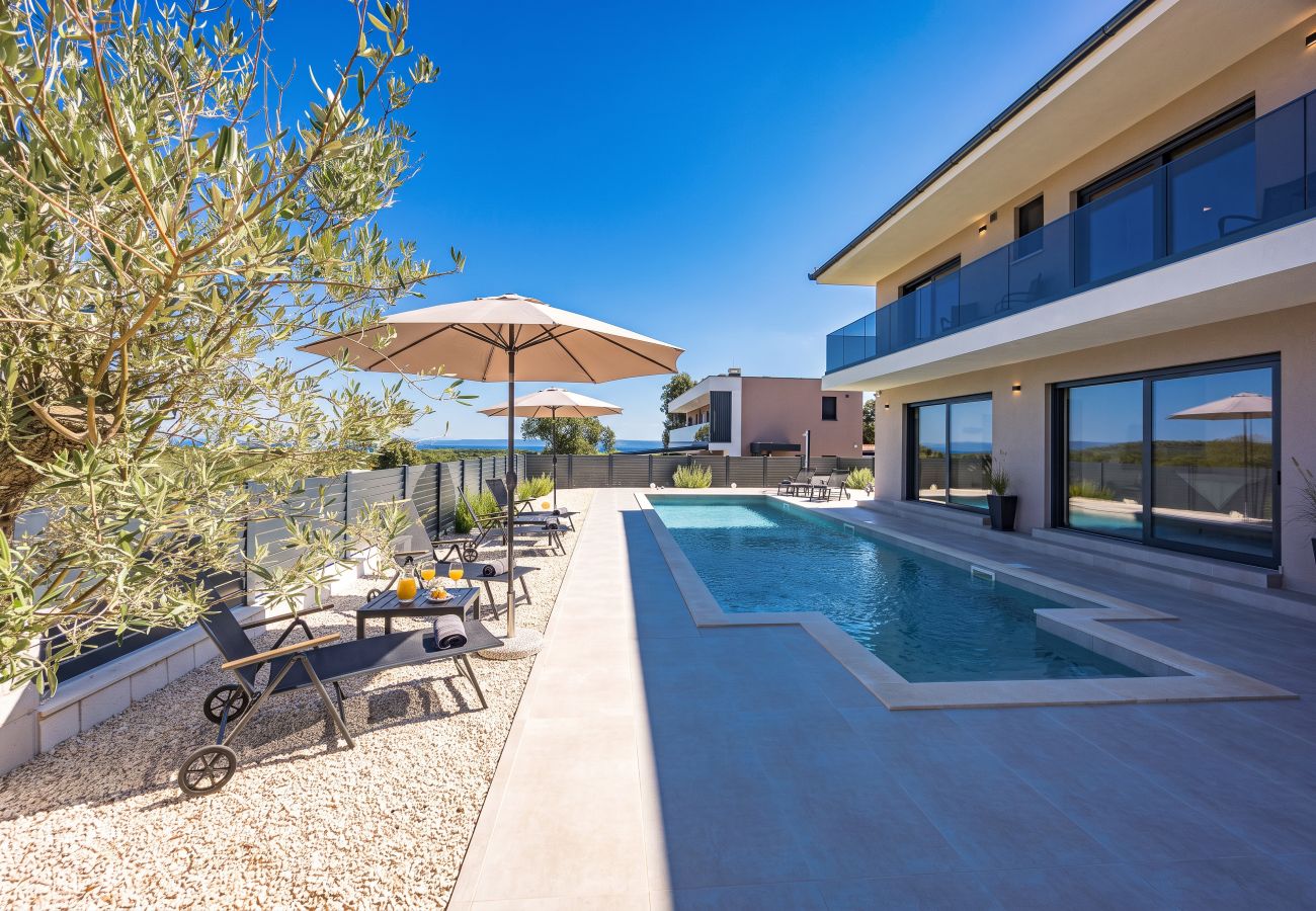 Villa in Ližnjan - Villa Malena near Medulin for 8 persons with 51 m2 heated pool, wellness & beautiful sea view