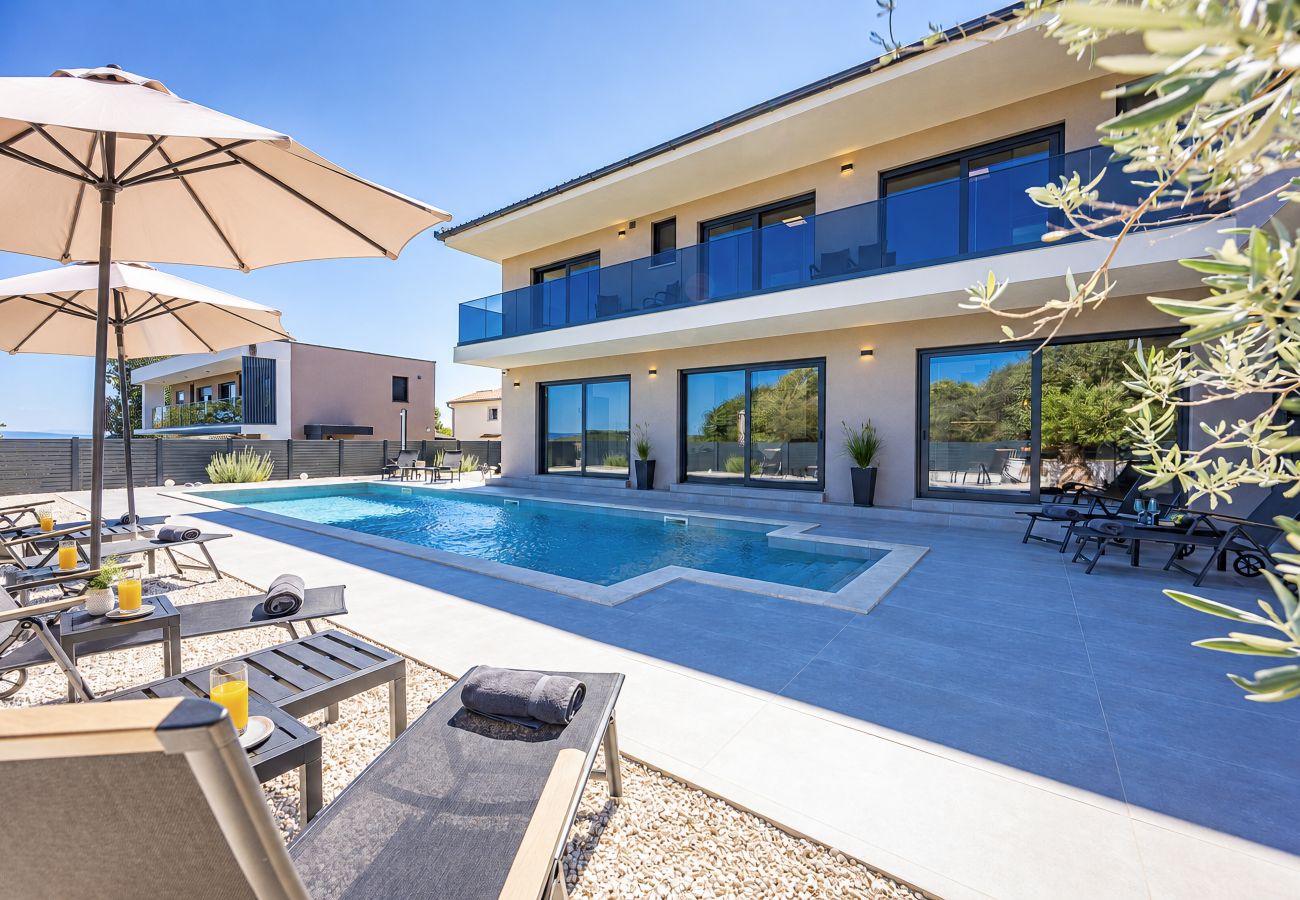 Villa in Ližnjan - Villa Malena near Medulin for 8 persons with 51 m2 heated pool, wellness & beautiful sea view