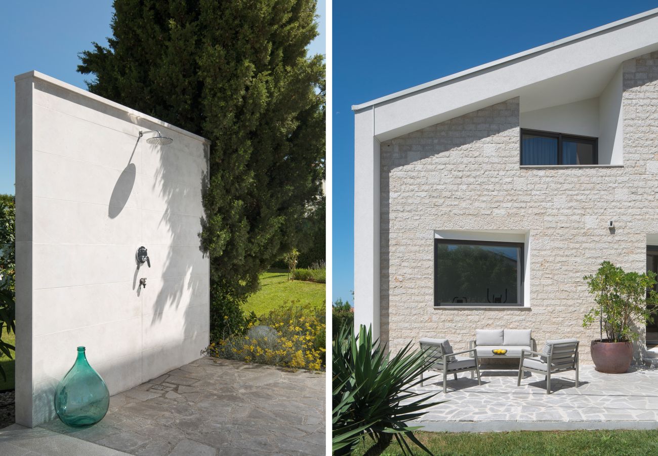 Villa in Brnobici - Villa Mariva for 8 persons near Poreč with 44 m2 heated pool, sea view, fitness & kids playground