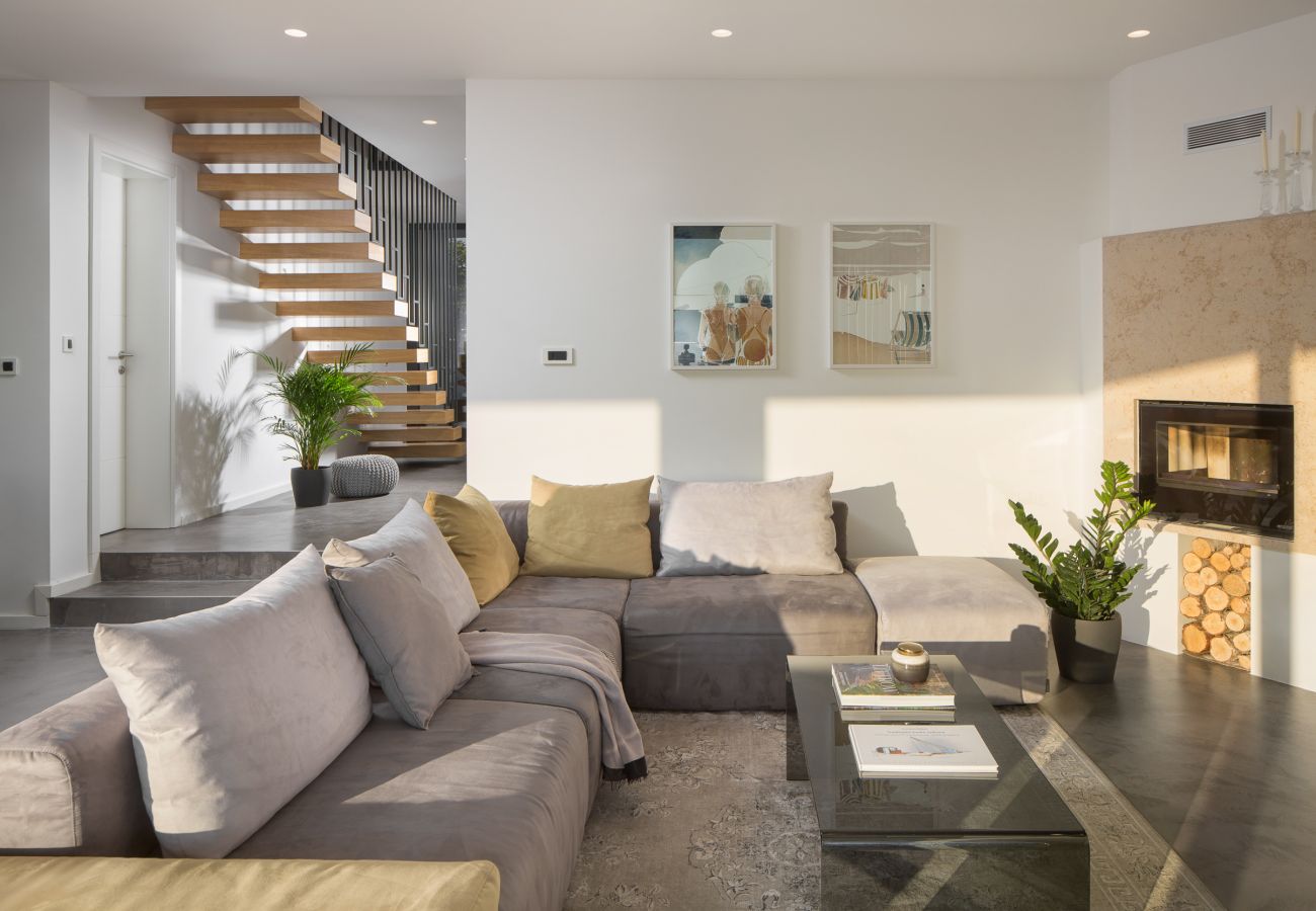 Villa in Brnobici - Villa Mariva for 8 persons near Poreč with 44 m2 heated pool, sea view, fitness & kids playground