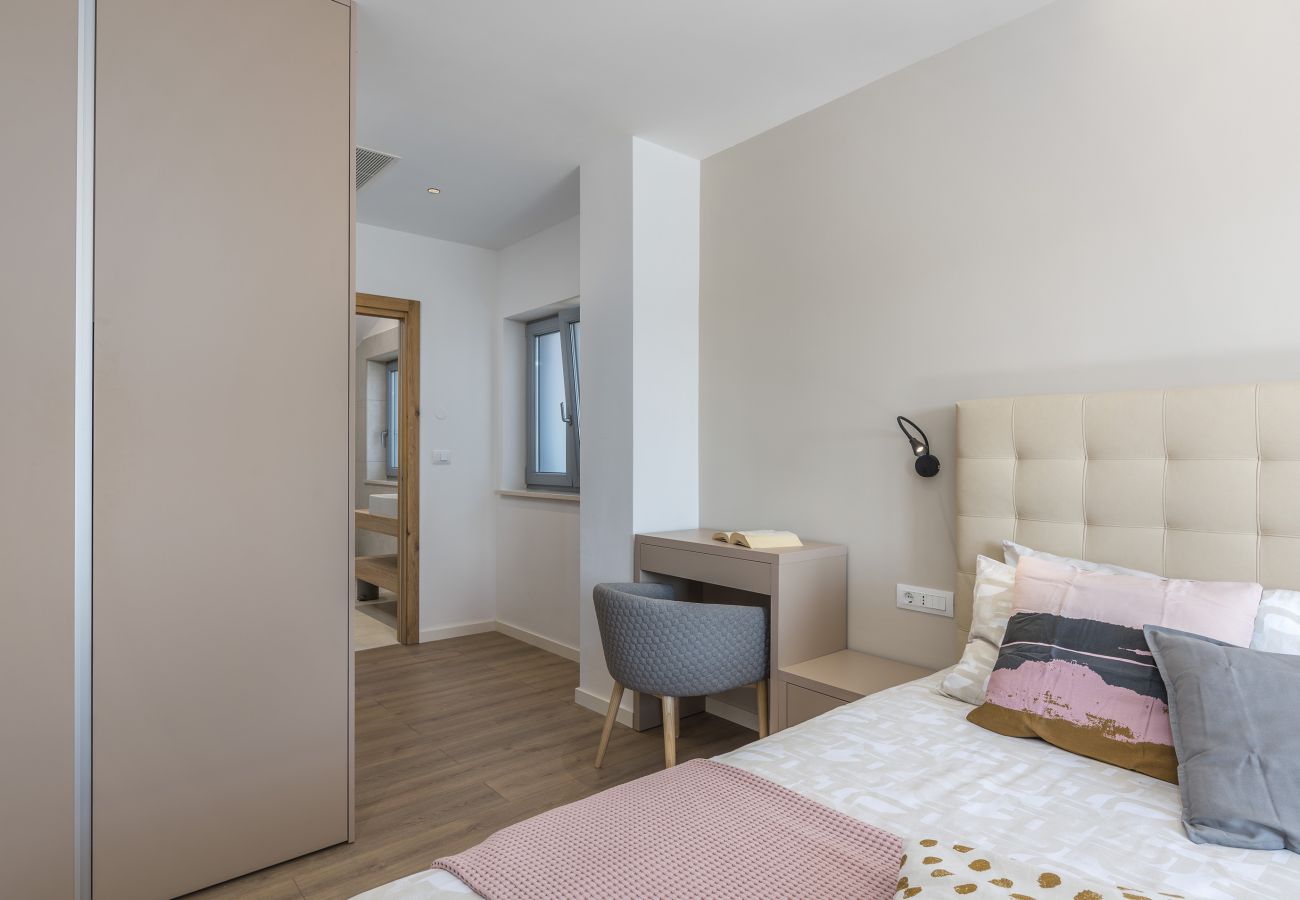 Villa in Mali Golji - Villa Aurelia near Labin for 9 persons with heated 60 m2 pool, wellness & kids playground