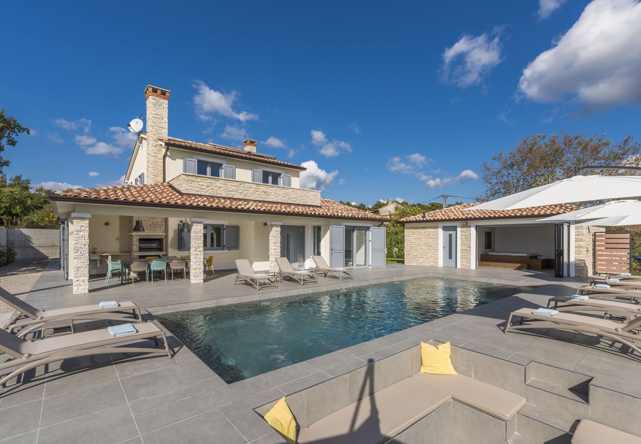 Villa in Mali Golji - Villa Aurelia near Labin for 9 persons with heated 60 m2 pool, wellness & kids playground