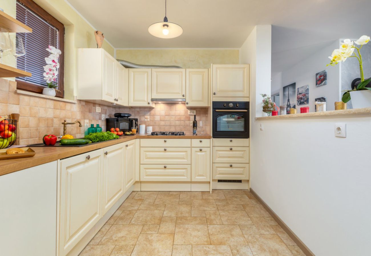 Villa in Jadreški - Villa Tramontana near Pula for 6 persons with 30m2 private pool 