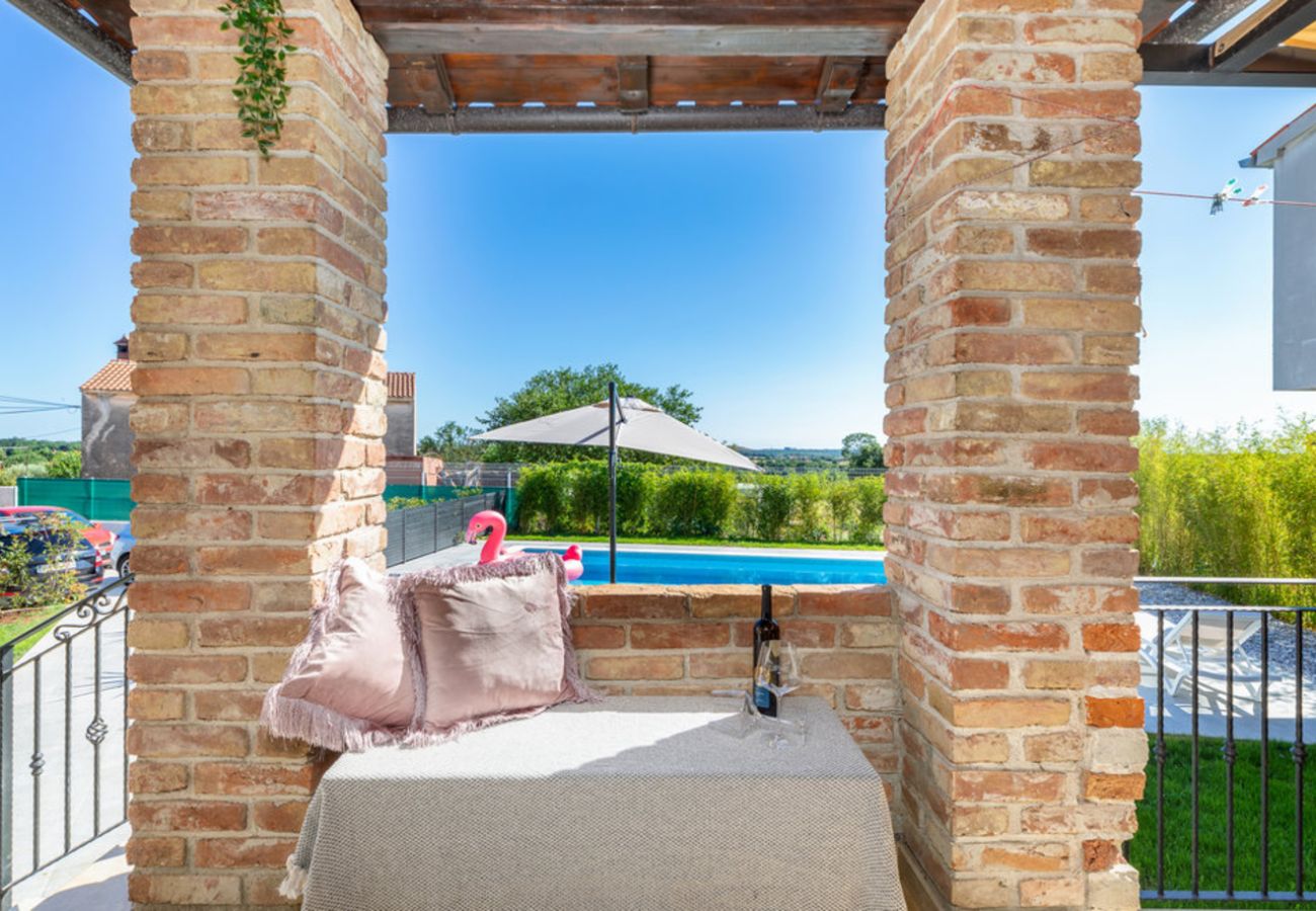 Villa in Jadreški - Villa Tramontana near Pula for 6 persons with 30m2 private pool 