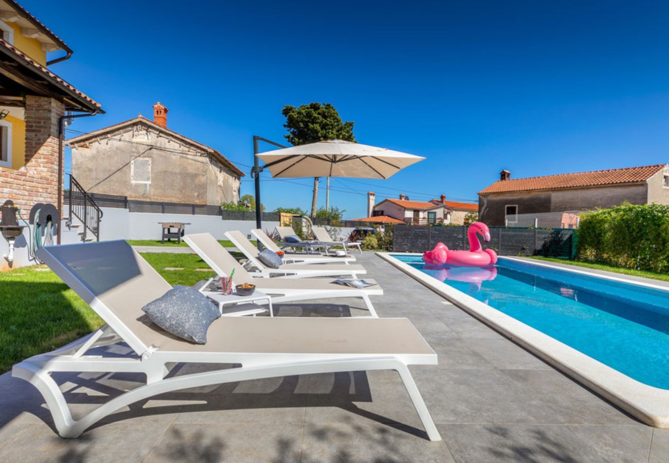 Villa in Jadreški - Villa Tramontana near Pula for 6 persons with 30m2 private pool 