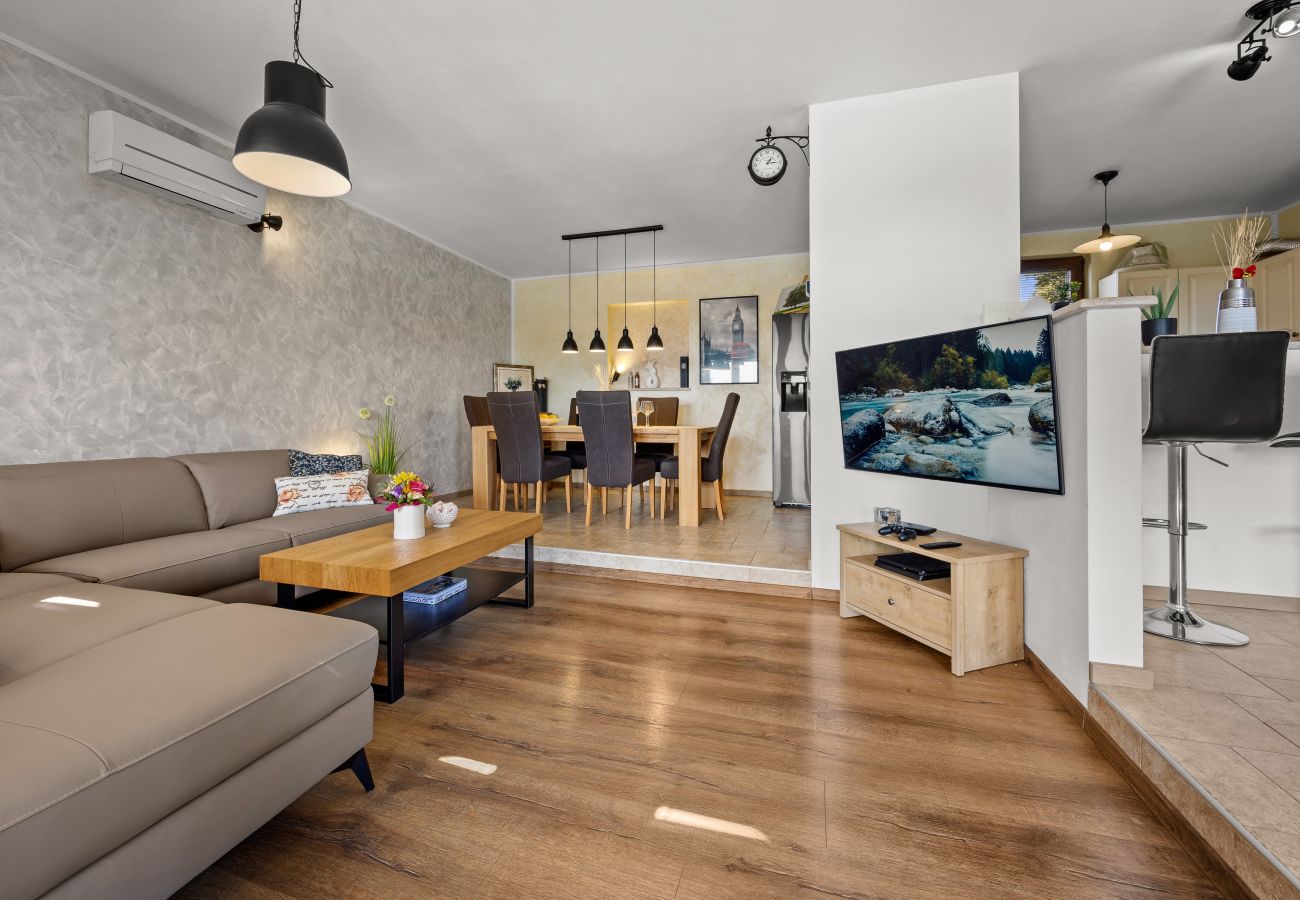 Villa in Jadreški - Villa Tramontana near Pula for 6 persons with 30m2 private pool 