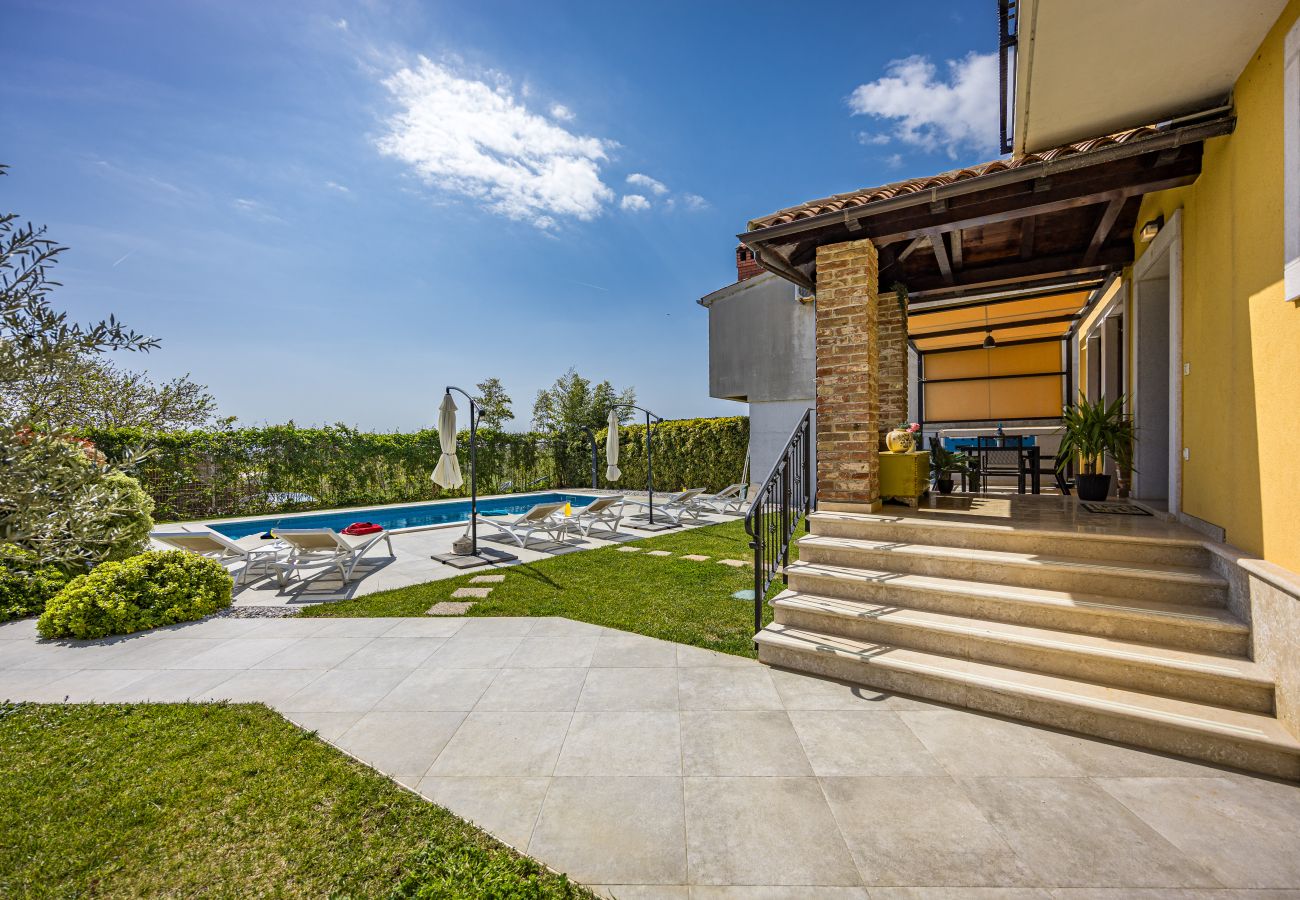 Villa in Jadreški - Villa Tramontana near Pula for 6 persons with 30m2 private pool 