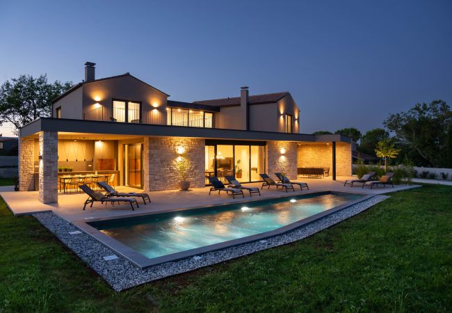 Villa in Kurili - Villa Natura Silente near Rovinj for 8 people with 40 m2 heated pool, sauna & jacuzzi 