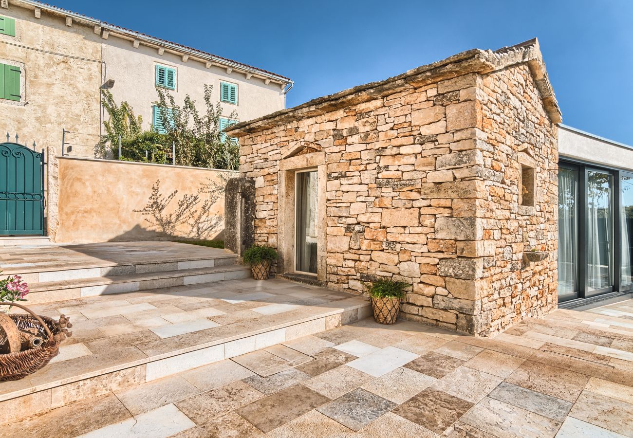 Villa in Kurili - Charming Villa Spirit of Istria near Rovinj for 6 persons with 32 m2 private pool & jacuzzi