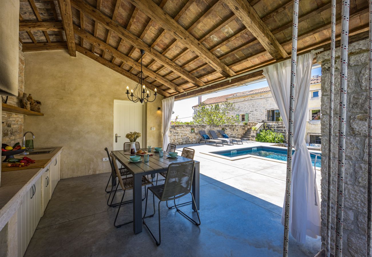 Villa in Kurili - Villa Kurili No14 near Rovinj for 7 persons with 34 m2 private pool & jacuzzi