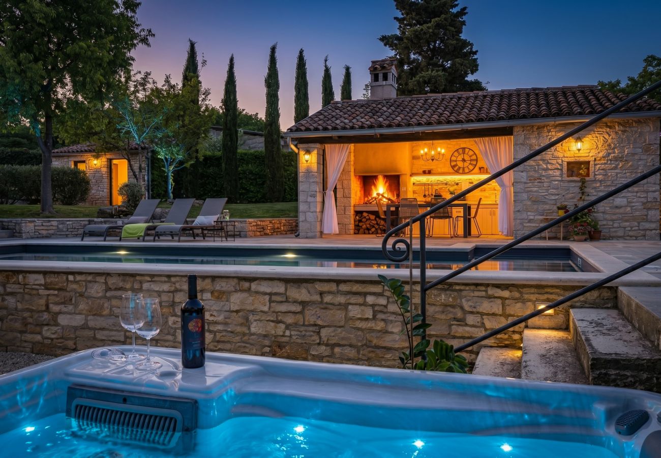 Villa in Kurili - Villa Kurili No14 near Rovinj for 7 persons with 34 m2 private pool & jacuzzi