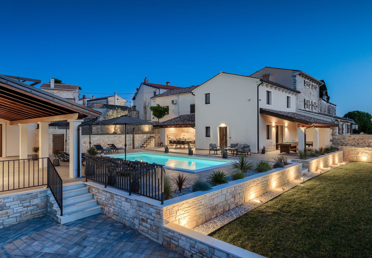 Villa in Valtura - Villa Sirola near Pula for 8 persons with 36 m2 private pool & kids activities