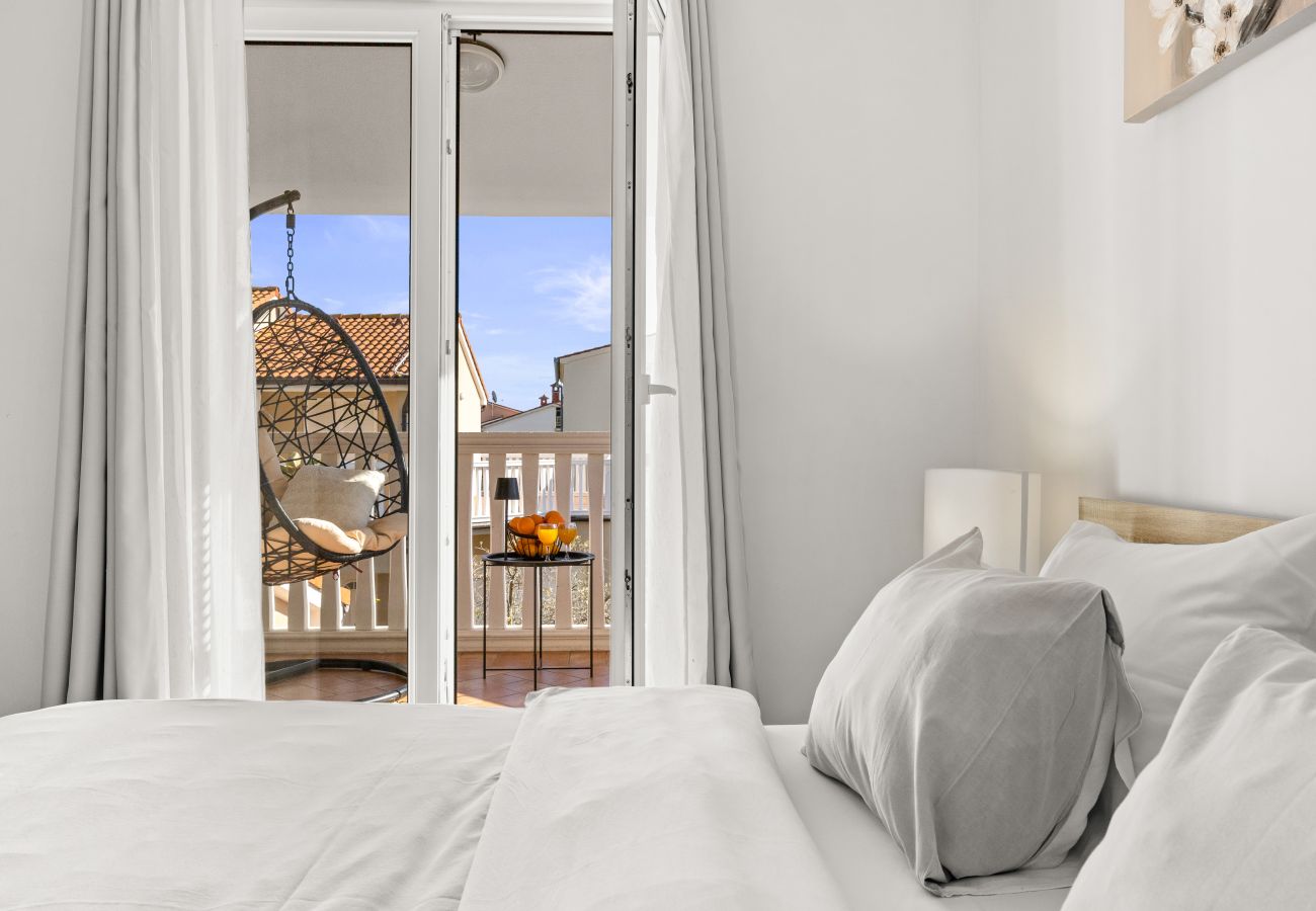 Villa in Pula - Villa Vesna for 6 persons near Pula with 32 m2 private pool, kids playground & free bikes