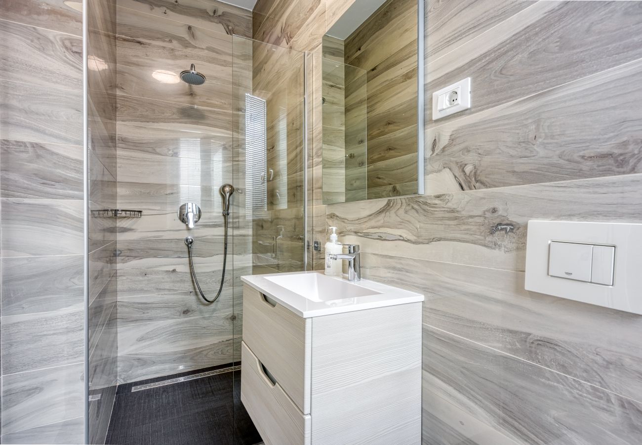 Villa in Kringa - Villa Nada for 8 persons in Central Istria with 55 m2 pool, wellness & free bikes