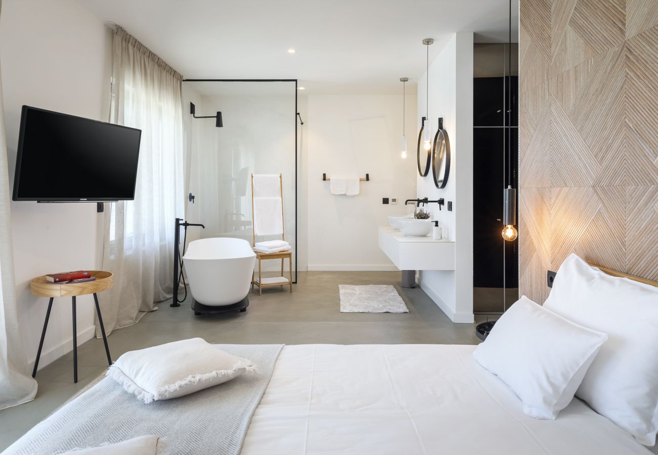 Villa in Brajkovici - Villa Ox in Central Istria for 14 persons with 56 m2 heated pool, kids playground & large garden